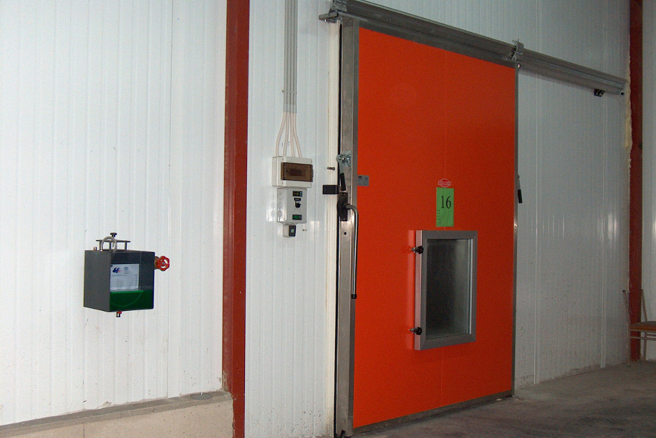Ψυκτική πόρτα ελεγχόμενης ατμόσφαιρας και βαλβίδα ασφαλείας